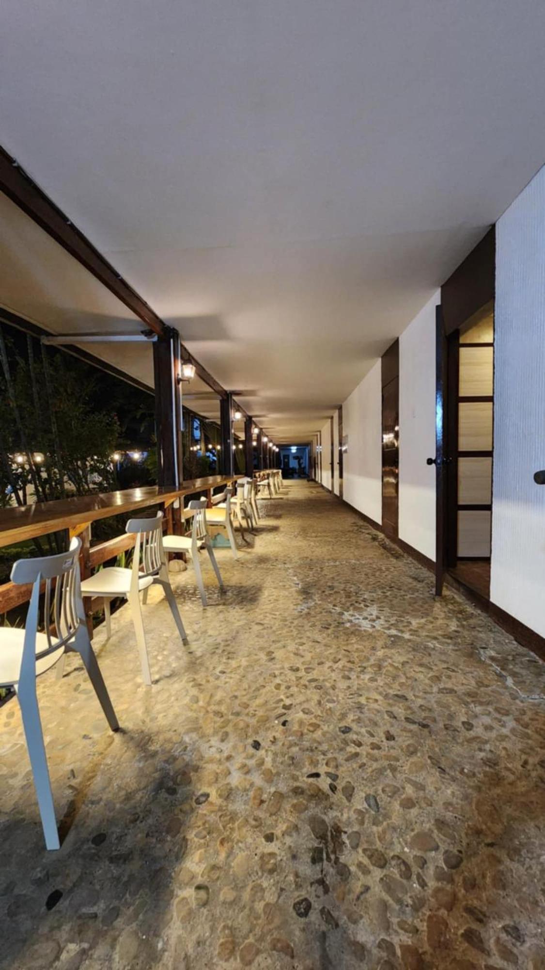 Reef Hostel Puerto Princesa ภายนอก รูปภาพ