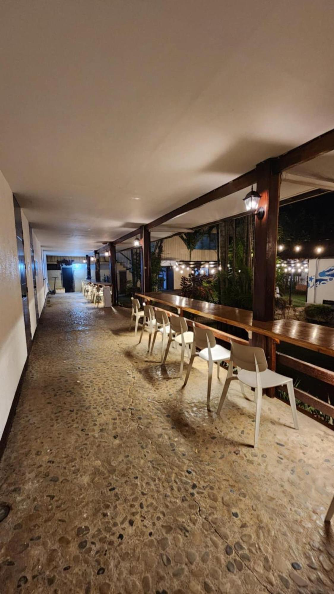 Reef Hostel Puerto Princesa ภายนอก รูปภาพ